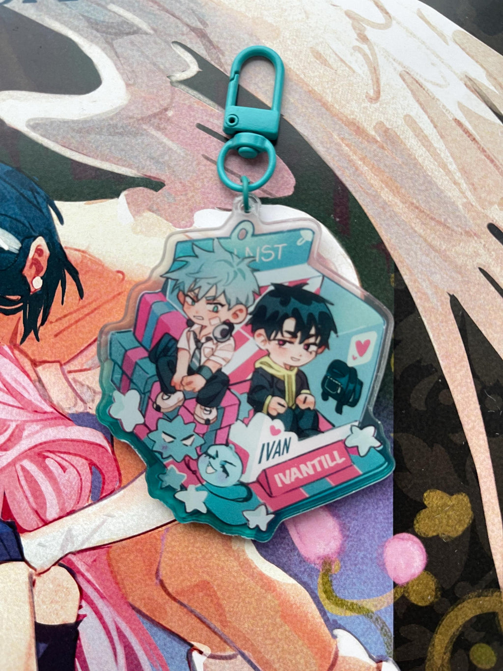 Alien Stage Acrylic Keychain – Mizi / Sua / Ivan Till – 6×8 cm